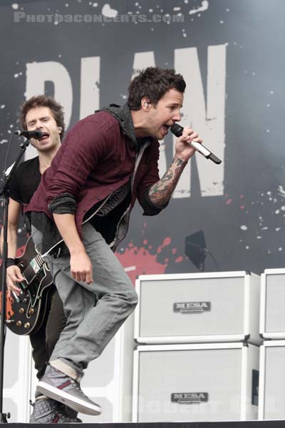 SIMPLE PLAN - 2011-08-28 - SAINT CLOUD - Domaine National - Grande Scene - 